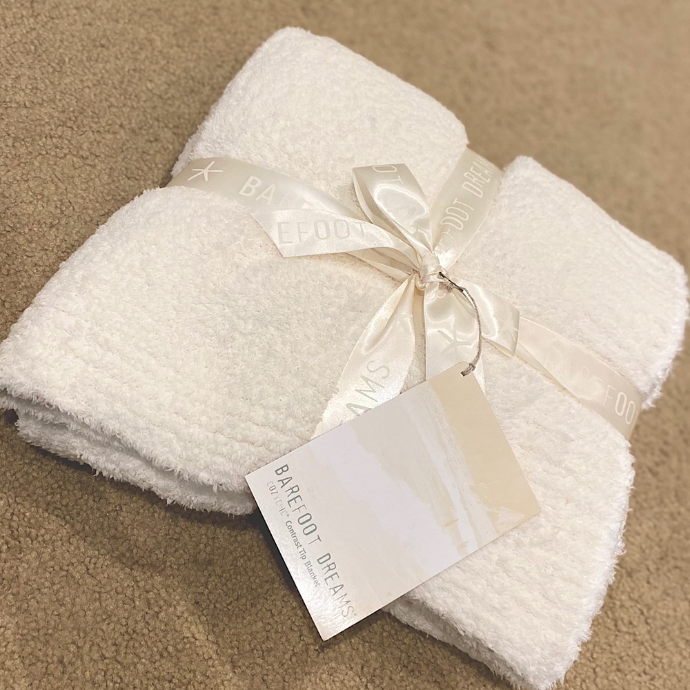 NEW Barefoot Dreams Blanket